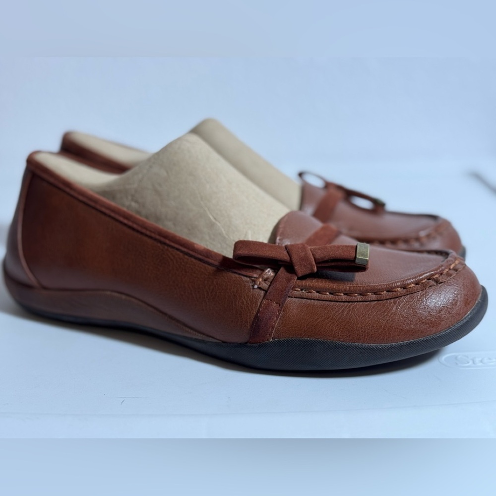 Orthoheel shoes.